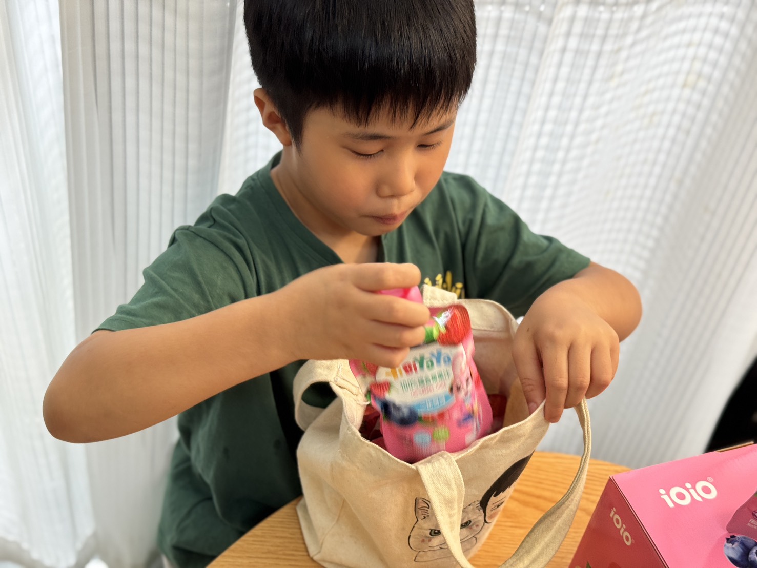 夏日點心首選！天然0添加，孩子超愛的【iOiO 一比呀呀100%綜合莓果汁】