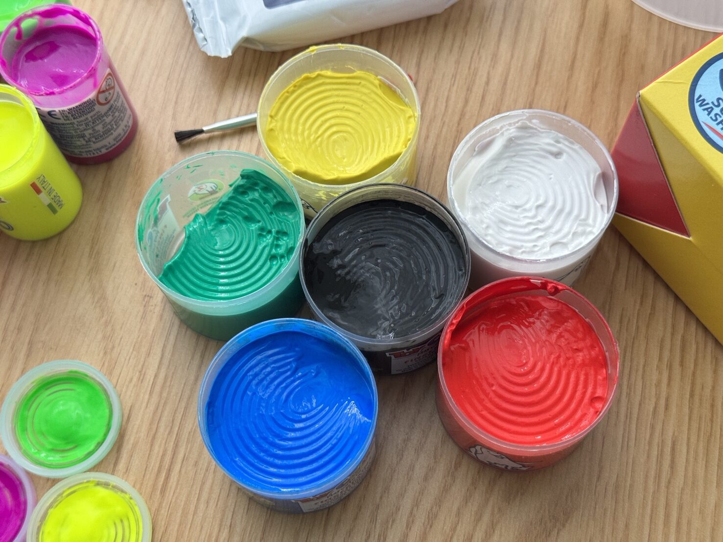 來自義大利的療癒美勞時光：Toy Color 黏土顏料禮盒組＋手指膏