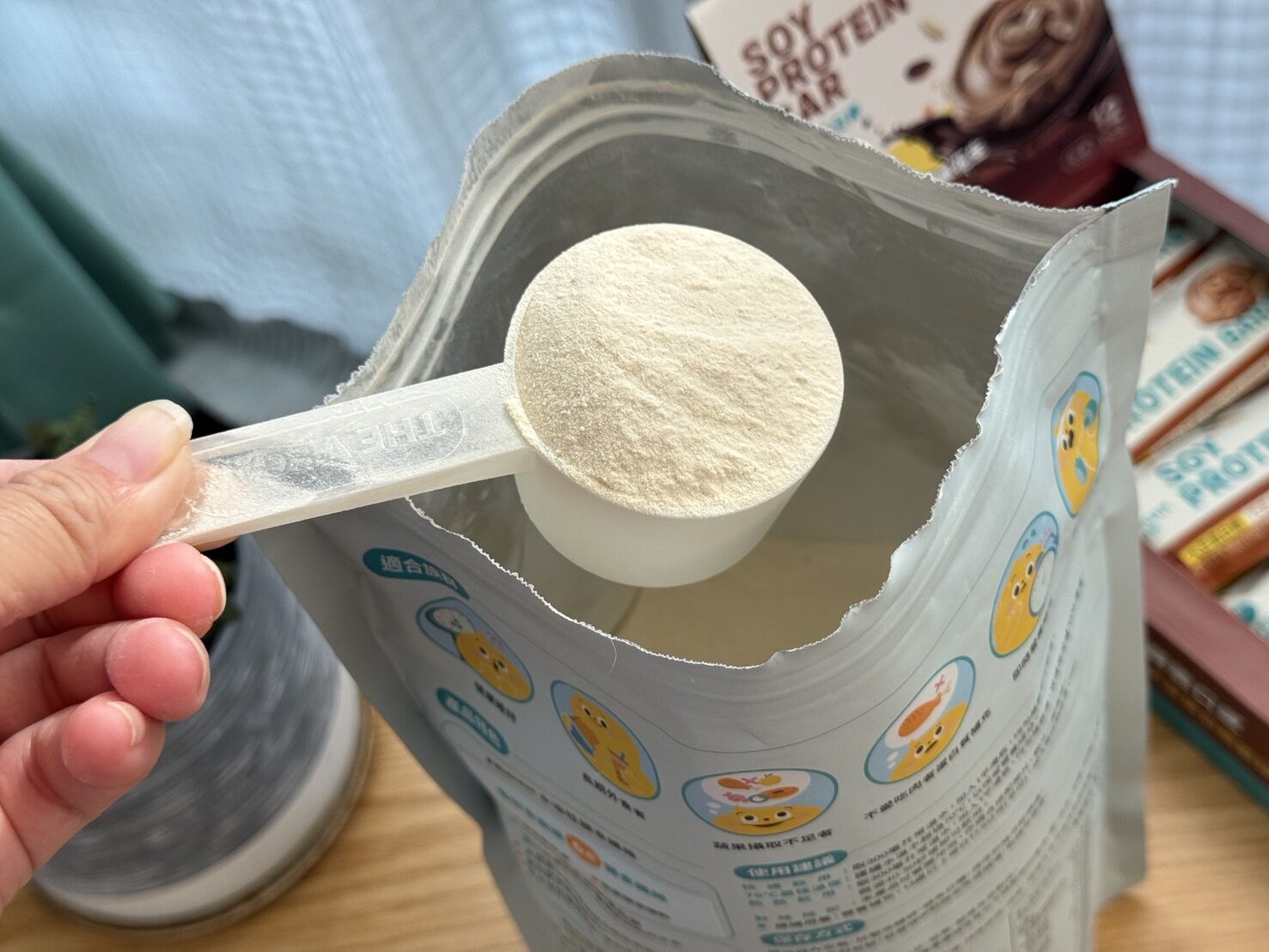 THE VEGAN 樂維根經典植物優蛋白多口味蛋白飲心得!現代女性對自己的溫柔滋養,居家辦公、下午茶健康解饞首選 - 第4張圖 THE VEGAN 樂維根經典植物優蛋白多口味蛋白飲心得!現代女性對自己的溫柔滋養,居家辦公、下午茶健康解饞首選