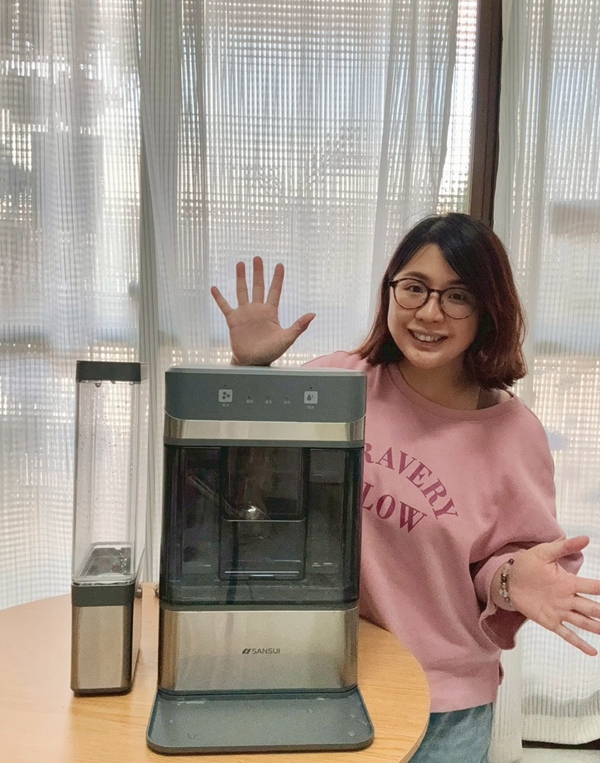 【SANSUI山水評價】熱到崩潰的救星!小啵冰全自動急速製冰機SIC-NB01,居家快速製冰機推薦,隨時享受咬咬啵啵碎冰的療癒生活 - 第18張圖 【SANSUI山水評價】熱到崩潰的救星!小啵冰全自動急速製冰機SIC-NB01,居家快速製冰機推薦,隨時享受咬咬啵啵碎冰的療癒生活